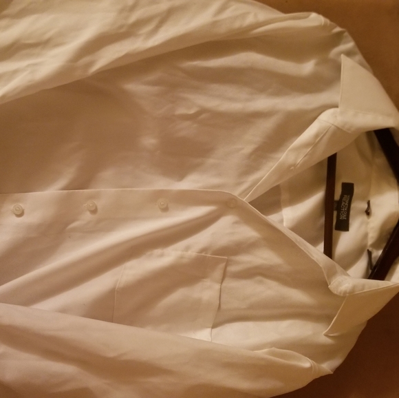 Kenneth Cole Reaction white button down shirt. - Picture 4 of 4